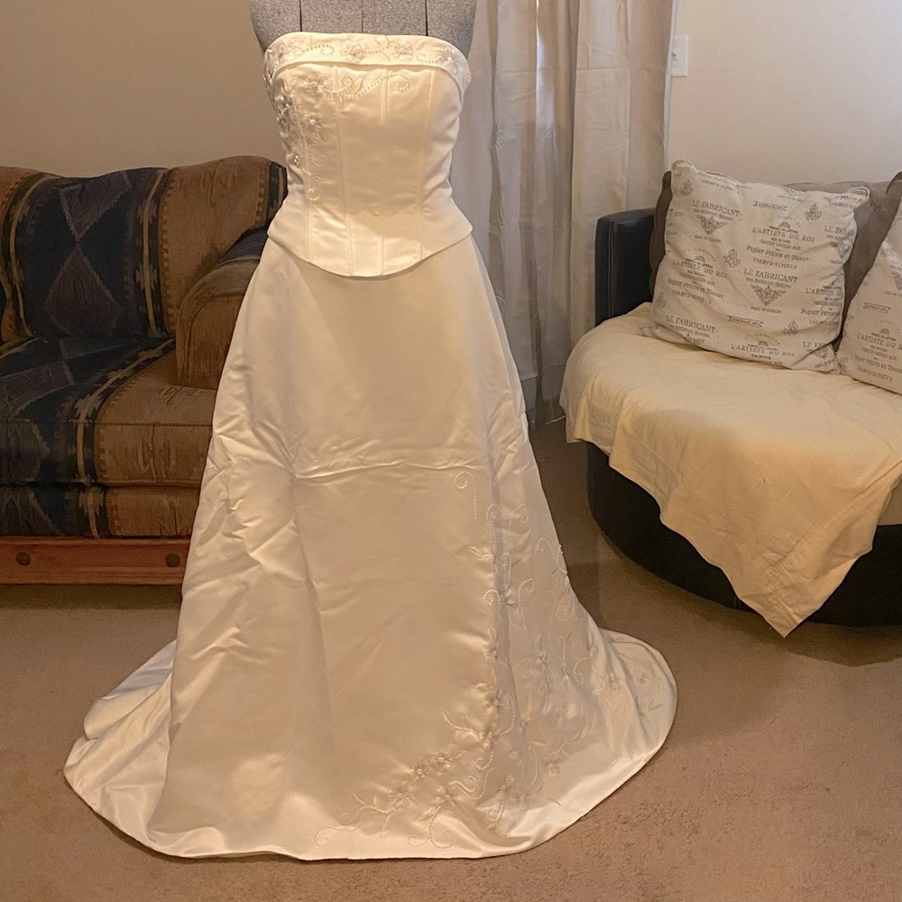 Beautiful white corset style Michelangelo wedding dress with shawl, size 12.